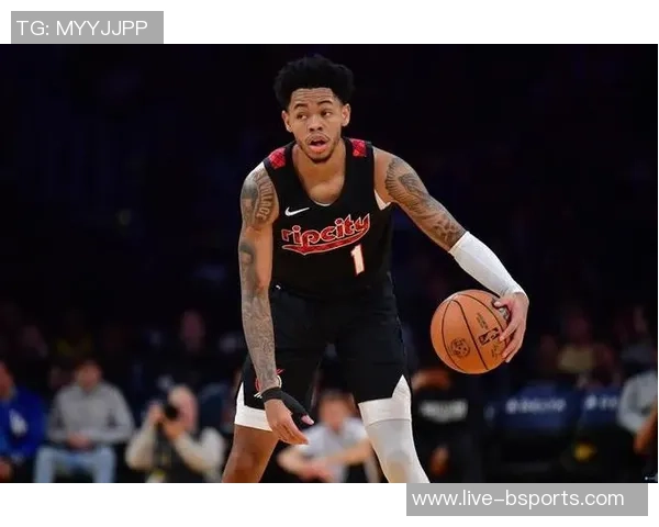 安芬尼西蒙斯表现出色砍下23分马祖拉称其值得更多出场时间